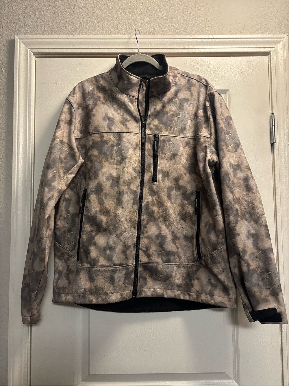 Roper Men's Camo Fleece-Lined Soft Shell Jacket Size Large